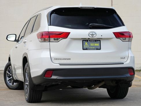 Used 2018 Toyota Highlander XLE FWD image 5