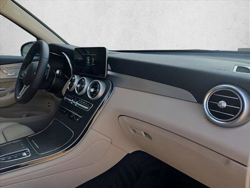 Certified 2022 Mercedes-Benz GLC 300 image 21