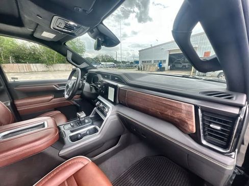 Used 2022 GMC Sierra 1500 Denali Ultimate AWD/4WD image 28