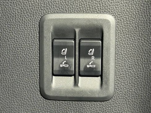 Used 2025 Lexus GX 550 w/ Cold Area Package AWD/4WD image 16