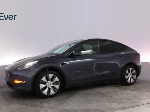 Used 2023 Tesla Model Y Long Range AWD/4WD image 18