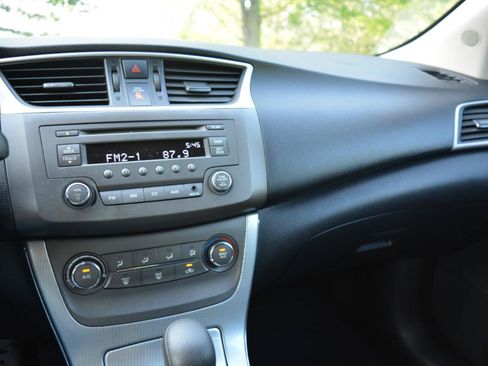 Used 2013 Nissan Sentra SR FWD image 22