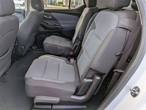 Used 2021 Chevrolet Traverse LT image 29