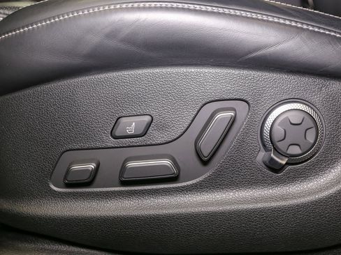 Used 2022 Genesis GV80 3.5T Prestige Signature w/ Winter Weather Package image 46