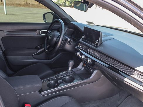 Used 2025 Honda Civic Sport image 18