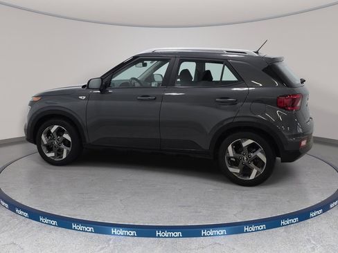 Used 2025 Hyundai Venue SEL FWD image 9
