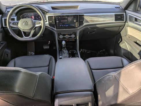 Certified 2023 Volkswagen Atlas Cross Sport SE w/ Panoramic Sunroof Package FWD image 12