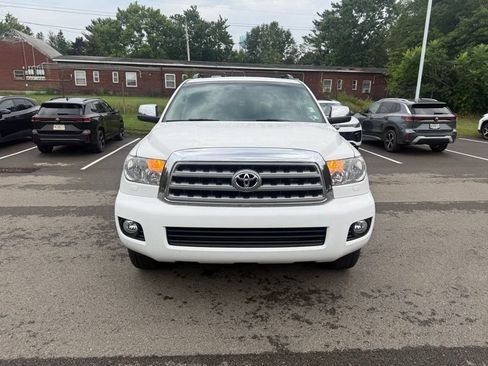 Used 2016 Toyota Sequoia Limited w/ Safety & Convenience Package AWD/4WD image 16