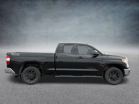Used 2017 Toyota Tundra SR5 image 2