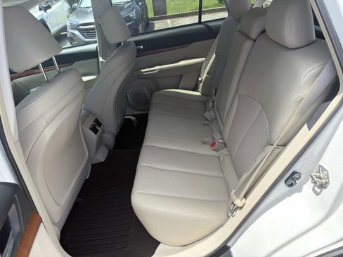 Used 2014 Subaru Outback 2.5i Limited w/ Moonroof Package AWD/4WD image 20