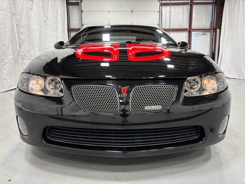 Used 2005 Pontiac GTO RWD image 2