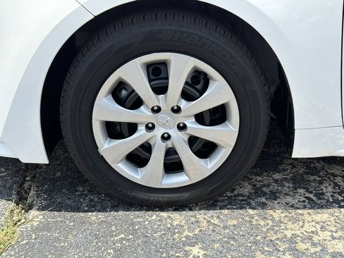 Used 2026 Toyota Corolla LE FWD image 11