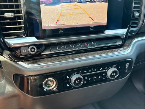 Certified 2022 Chevrolet Silverado 1500 LT AWD/4WD image 18