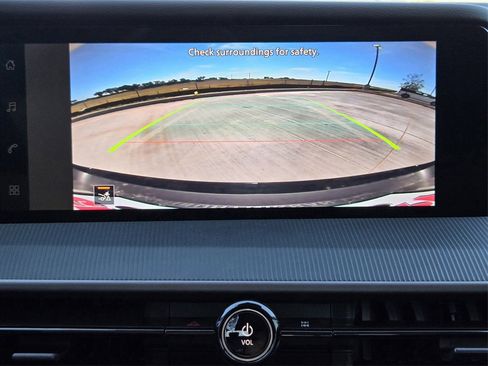 New 2026 Nissan Murano SV image 14