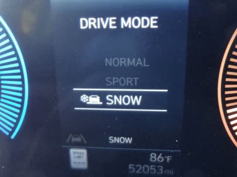 Used 2024 Hyundai Kona SEL AWD/4WD image 30
