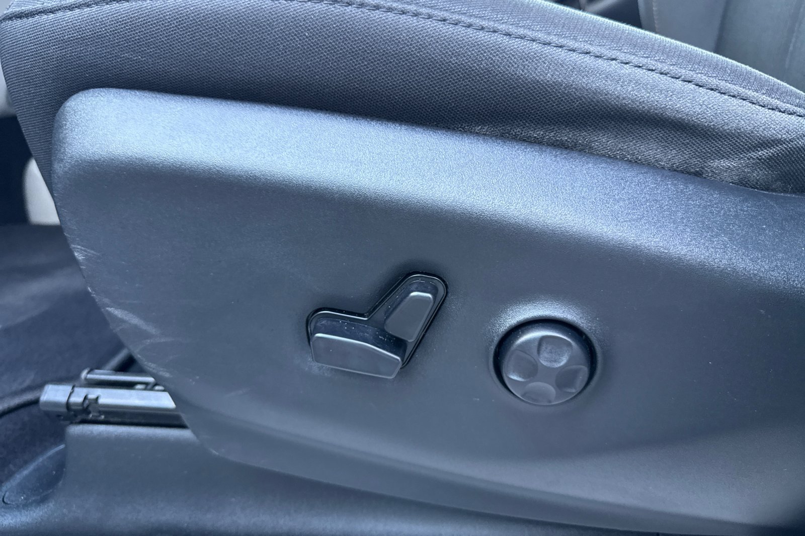 Used 2019 Chrysler Pacifica Touring Plus w/ Advanced Safetytec Group FWD image 12