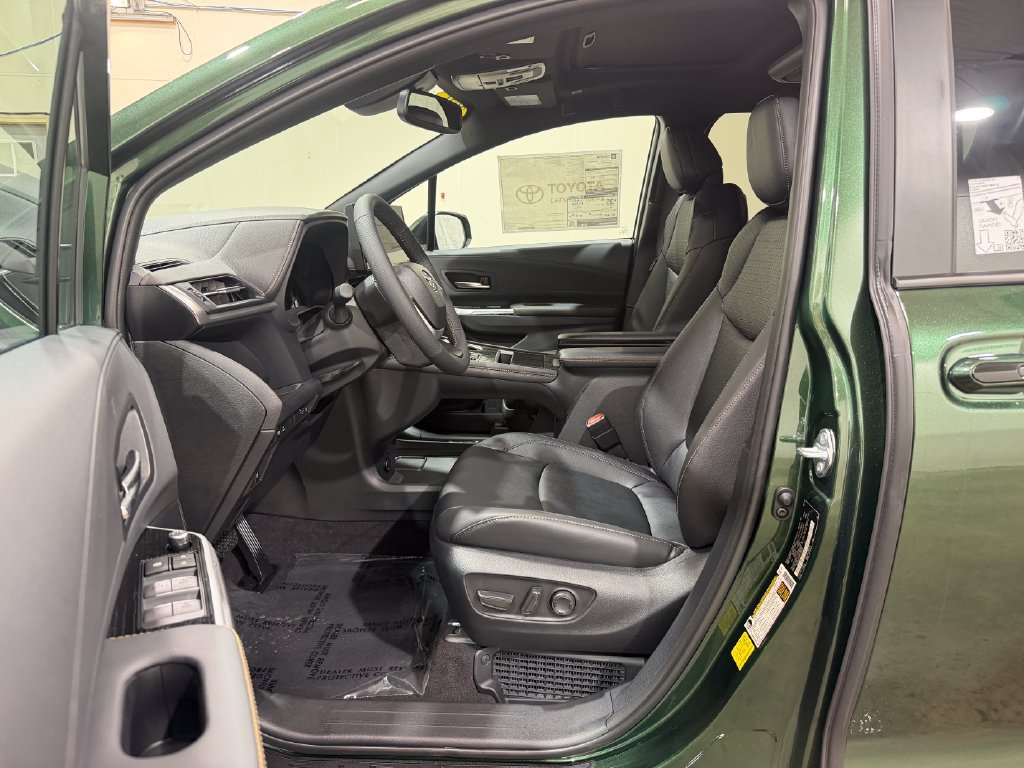 New 2026 Toyota Sienna XLE Woodland Edition AWD/4WD image 23