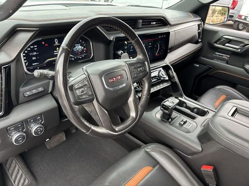 Used 2022 GMC Sierra 1500 AT4 w/ Technology Package image 10