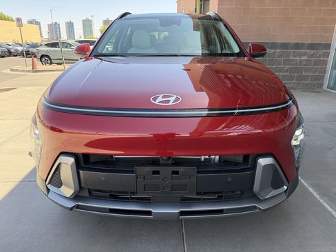 Used 2025 Hyundai Kona Limited FWD image 10