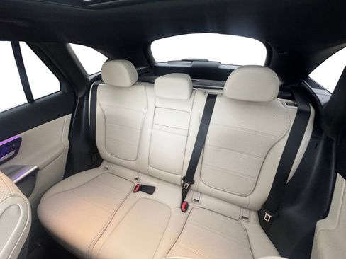 Used 2024 Mercedes-Benz GLC 300 4MATIC image 15