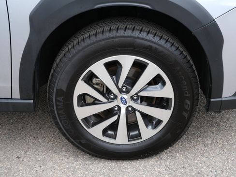Used 2024 Subaru Outback Premium AWD/4WD image 15