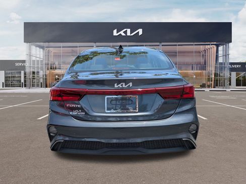 Certified 2024 Kia Forte LXS w/ LXS Technology Package FWD image 5
