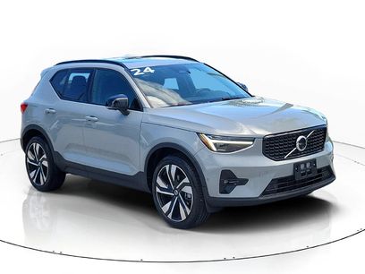 Used 2024 Volvo XC40 B5 Ultimate w/ Climate Package