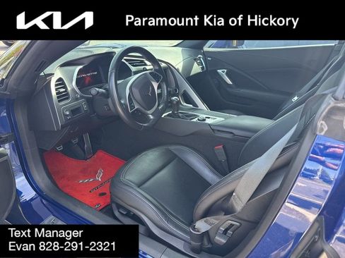 Used 2019 Chevrolet Corvette Stingray Convertible w/ Carbon Flash Badge Package image 10