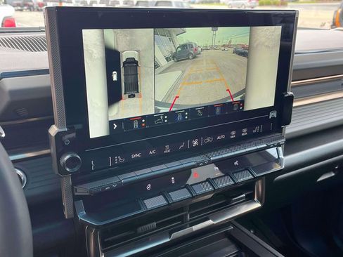 Used 2024 GMC Hummer EV 3X image 34