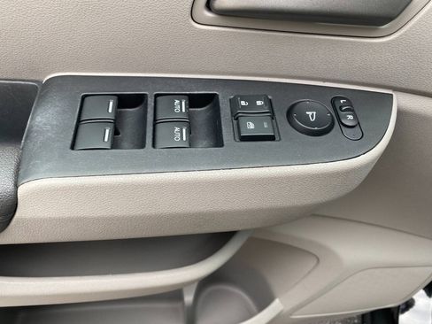 Used 2011 Honda Odyssey EX image 12