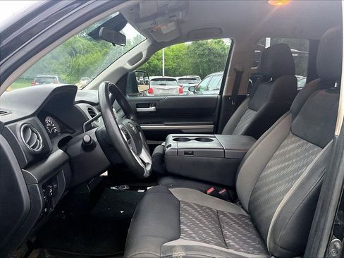 Used 2018 Toyota Tundra SR5 AWD/4WD image 4
