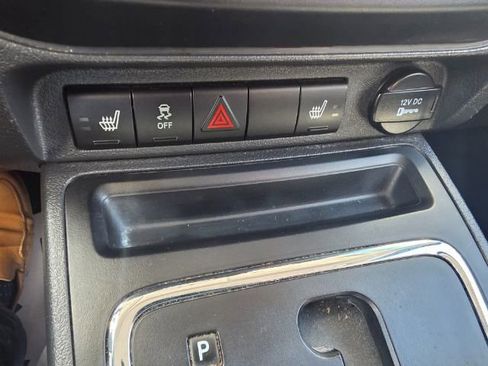 Used 2014 Jeep Patriot Latitude FWD image 12