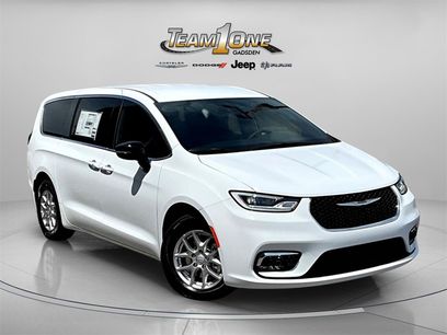New 2026 Chrysler Pacifica Select