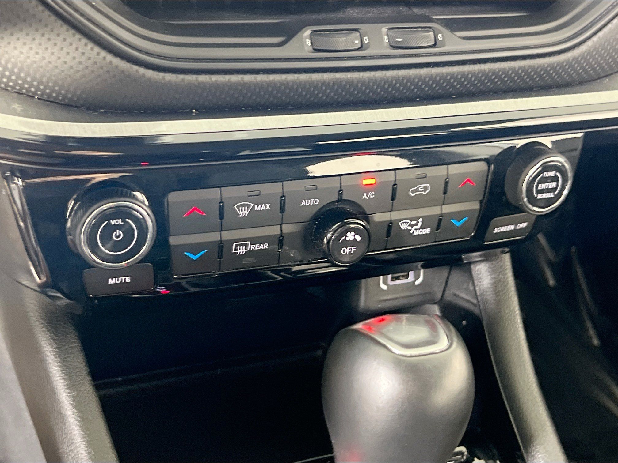 Used 2022 Jeep Compass Trailhawk AWD/4WD image 15