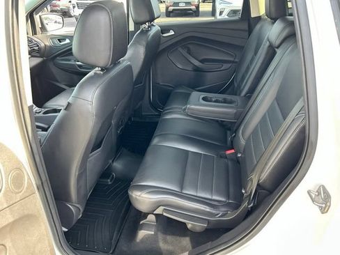 Used 2016 Ford Escape SE w/ SE Leather Comfort Package AWD/4WD image 9
