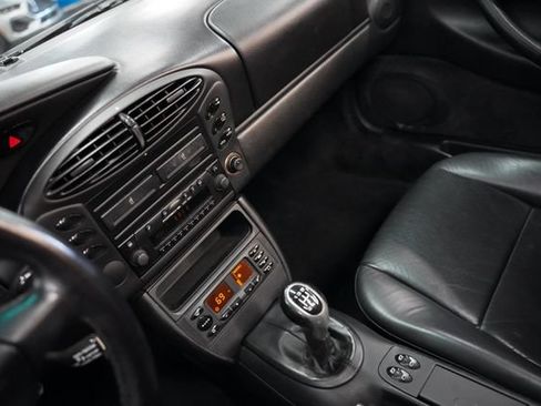 Used 2001 Porsche Boxster RWD image 7