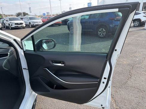 Used 2024 Toyota Corolla SE image 30