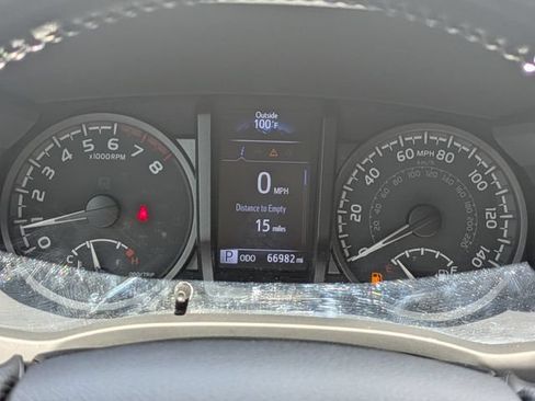 Used 2022 Toyota Tacoma TRD Off-Road w/ Technology Package RWD image 27