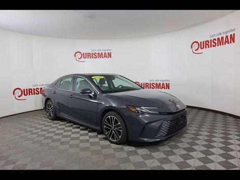 Used 2026 Toyota Camry XLE image 12