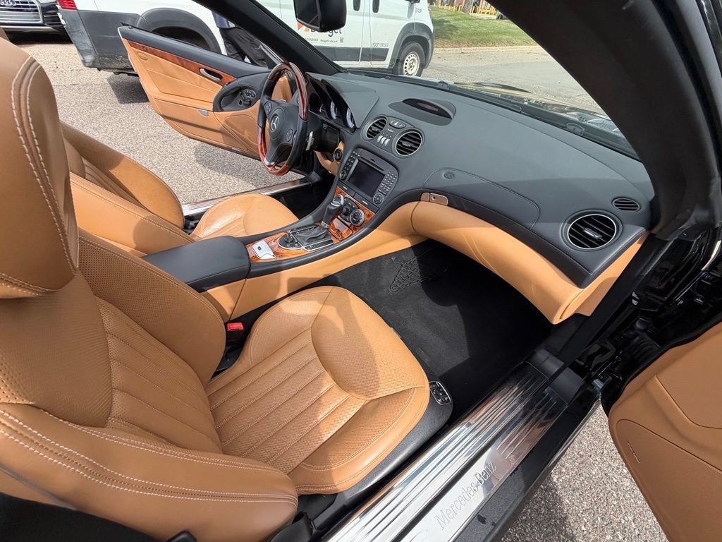 Used 2012 Mercedes-Benz SL 550 image 26