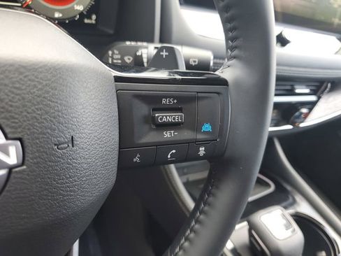 Used 2025 Nissan Rogue Platinum FWD image 20