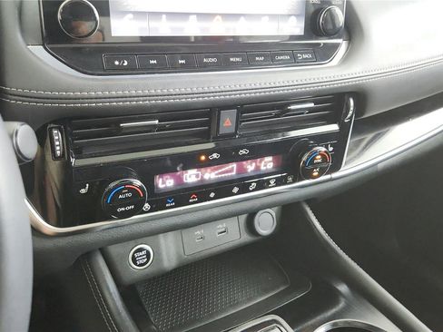 Used 2023 Nissan Rogue SL w/ SL Premium Package FWD image 26