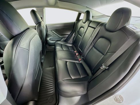 Used 2021 Tesla Model 3 Standard Range Plus image 26