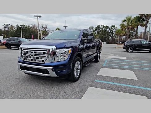 Used 2024 Nissan Titan SV w/ SV Convenience Package image 20