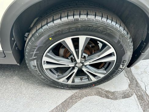 Used 2017 Nissan Rogue SL image 29