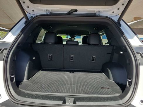 New 2026 Chevrolet Equinox RS w/ LPO, Floor Liner Package FWD image 23