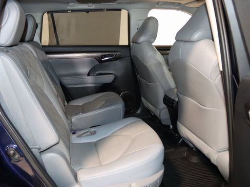 Used 2021 Toyota Highlander Platinum image 67