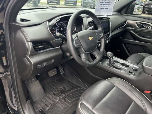 Used 2023 Chevrolet Traverse Premier AWD/4WD image 11