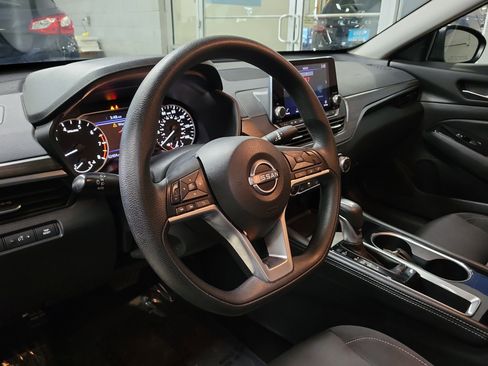 Used 2023 Nissan Altima 2.5 SV image 15