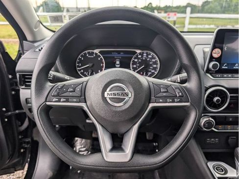 Used 2023 Nissan Sentra SV FWD image 21